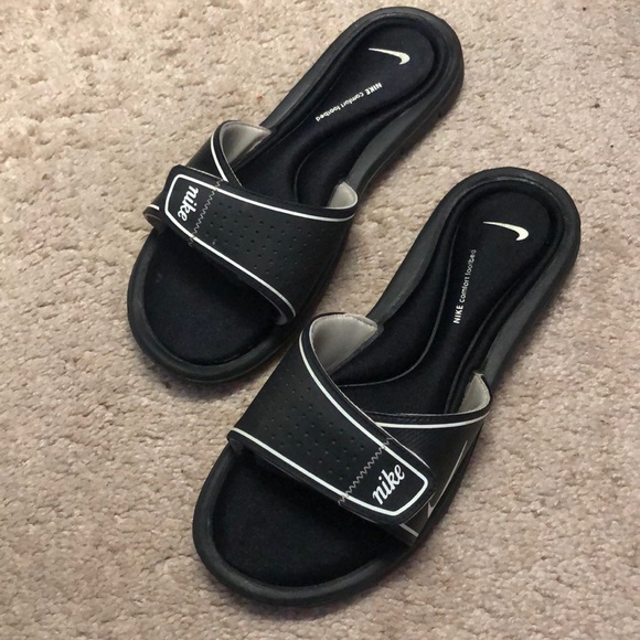 nike footbed flip flops